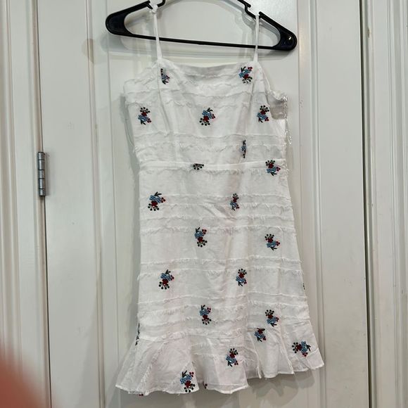 GIANNI BINI WHITE COTTON DRESS GREAT USED CONDITION - Picture 1 of 9